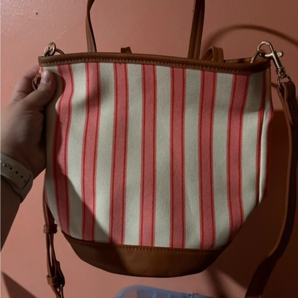 Universal Thread Tan Leather Handbag